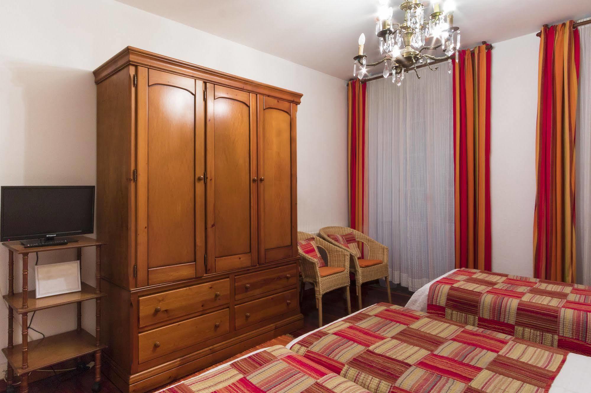Hostal La Carballinesa Santiago de Compostela Exterior photo